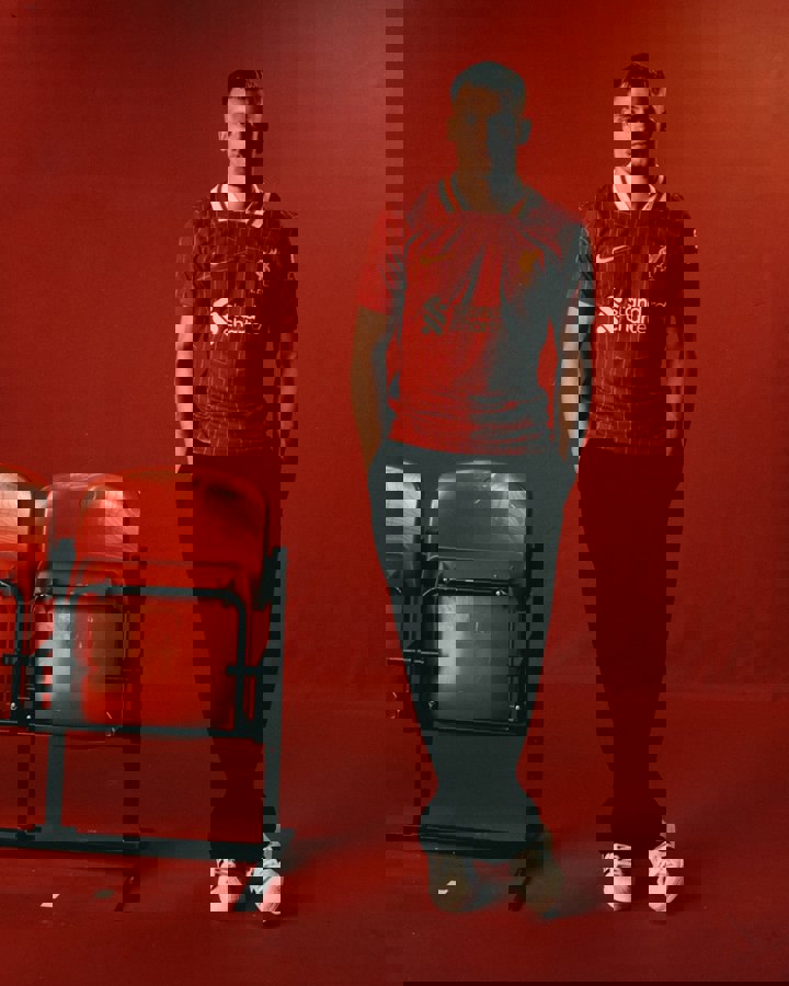 2200885