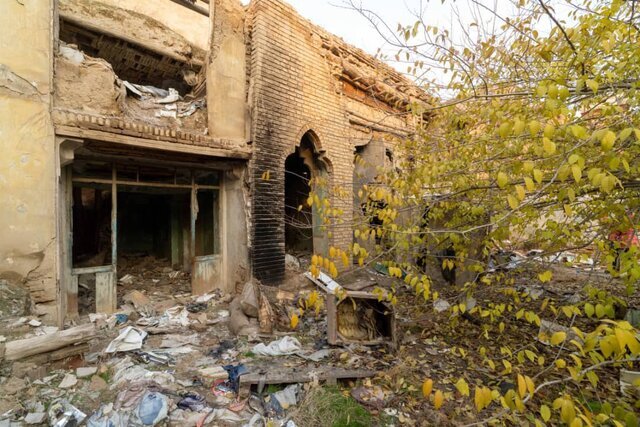 خانه برادر ناصرالدین‌شاه در حال نابودی/ عکس