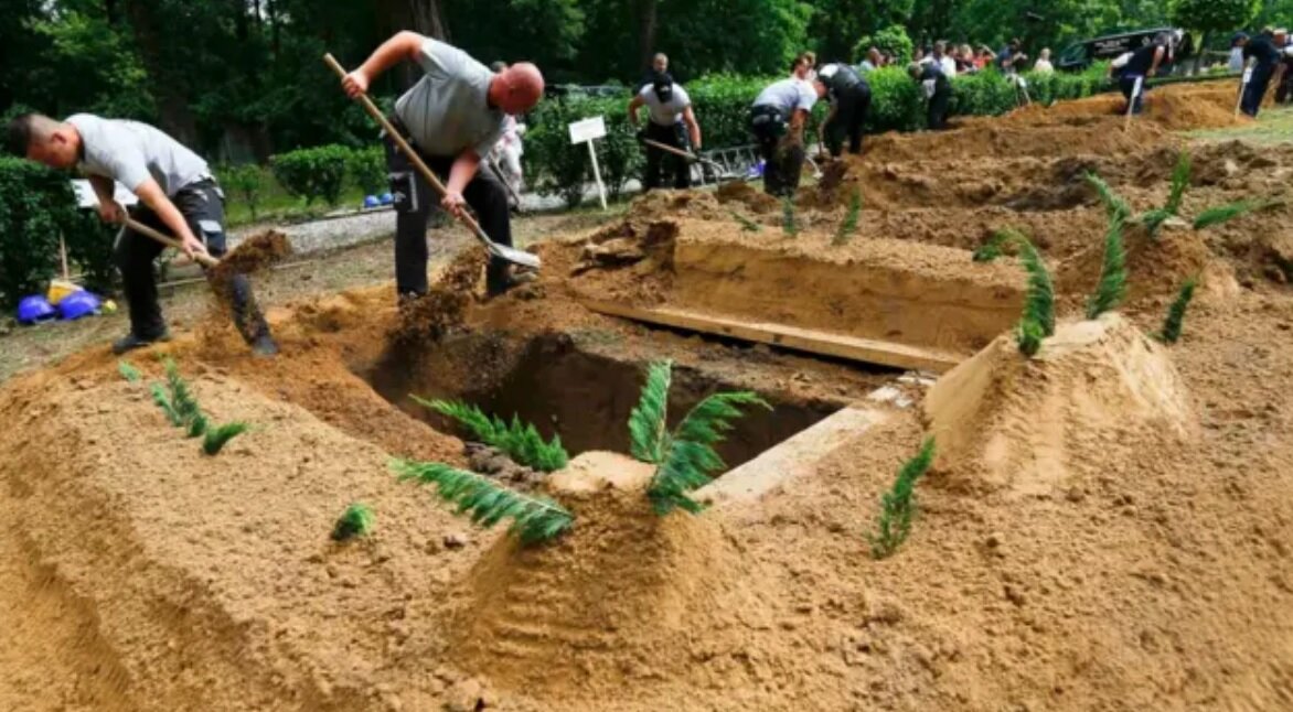 مسابقه بین‌المللی قبرکنی در مجارستان/ عکس
