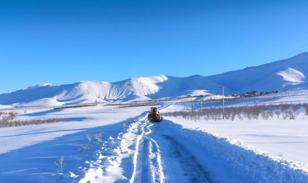 برفروبی بیش از ۳ هزار و هفتصد کیلومتر از محورهای استان آذربایجانغربی برفروبی بیش از ۳ هزار و هفتصد کیلومتر از محورهای استان آذربایجانغربی