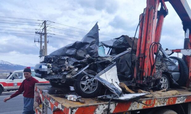 تصویری باورنکردنی از پراید بعد از تصادف با تریلی