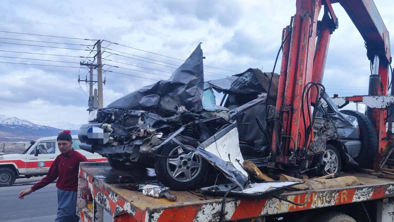 تصویری باورنکردنی از پراید بعد از تصادف با تریلی